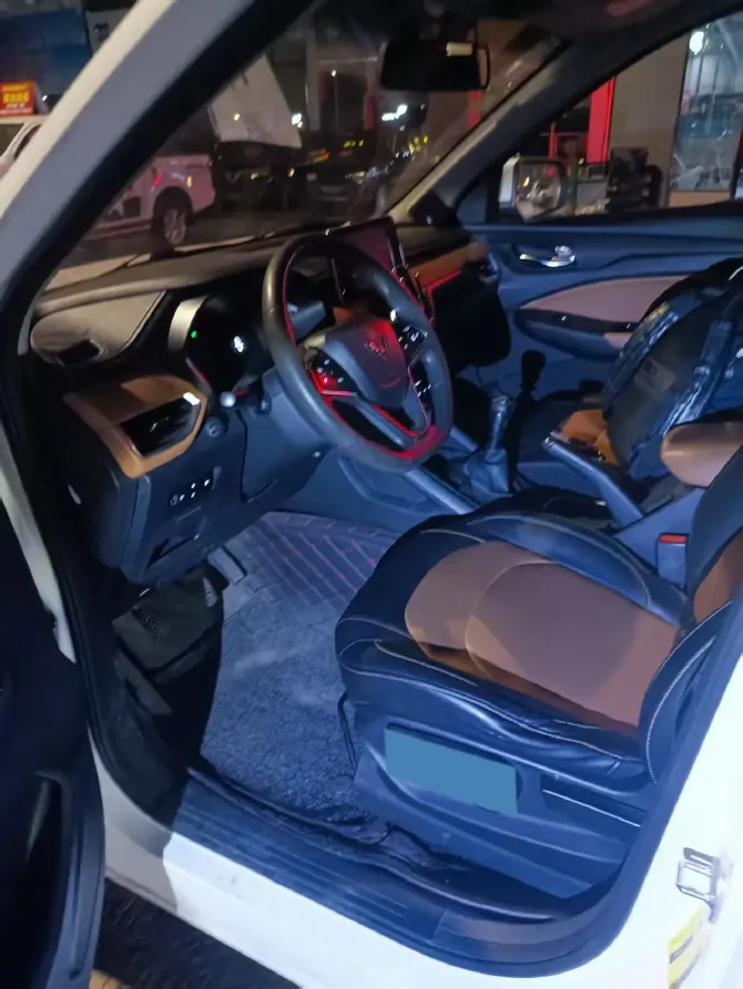 2018 WuLing HongGuang S3 1.5L 112HP L4 6MT,autocango,china used car exporter,china ev exporter,chinese used car exporter,chinese used ev exporter