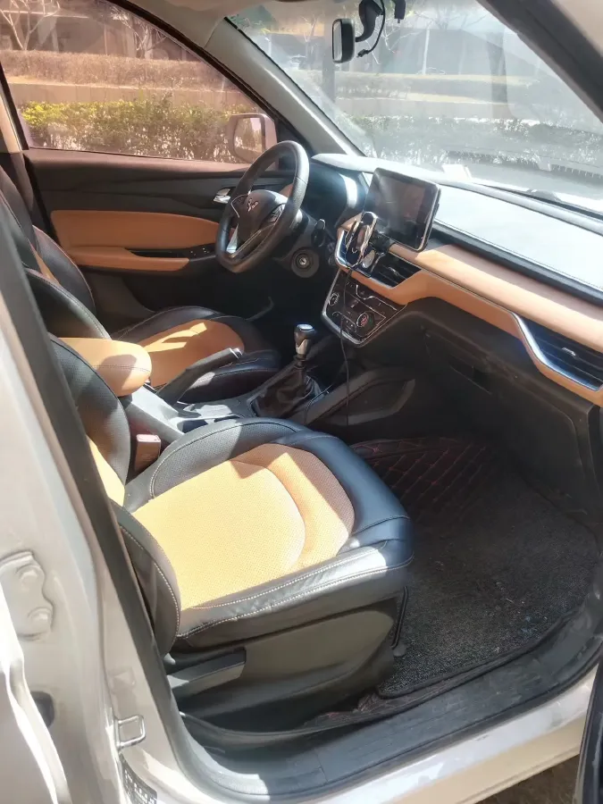 2018 WuLing HongGuang S3 1.5L 112HP L4 6MT,autocango,china used car exporter,china ev exporter,chinese used car exporter,chinese used ev exporter