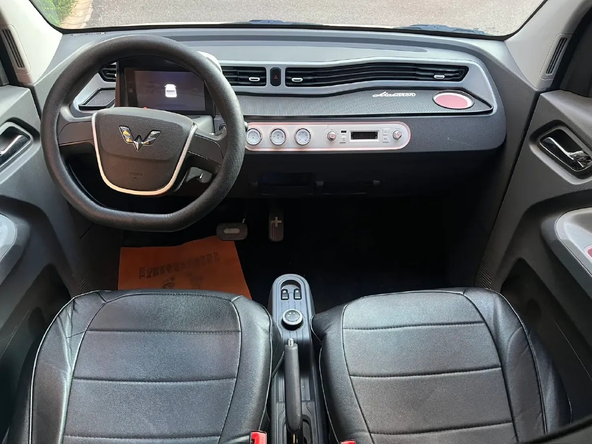 2021 WuLing HongGuang MINI EV BEV 13.9KWH,autocango,china used car exporter,china ev exporter,chinese used car exporter,chinese used ev exporter