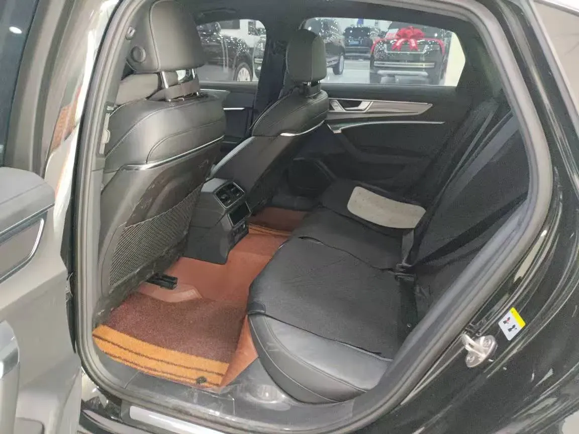 2023 Audi A6L 2.0T 245HP L4 7DCT,autocango,china used car exporter,china ev exporter,chinese used car exporter,chinese used ev exporter