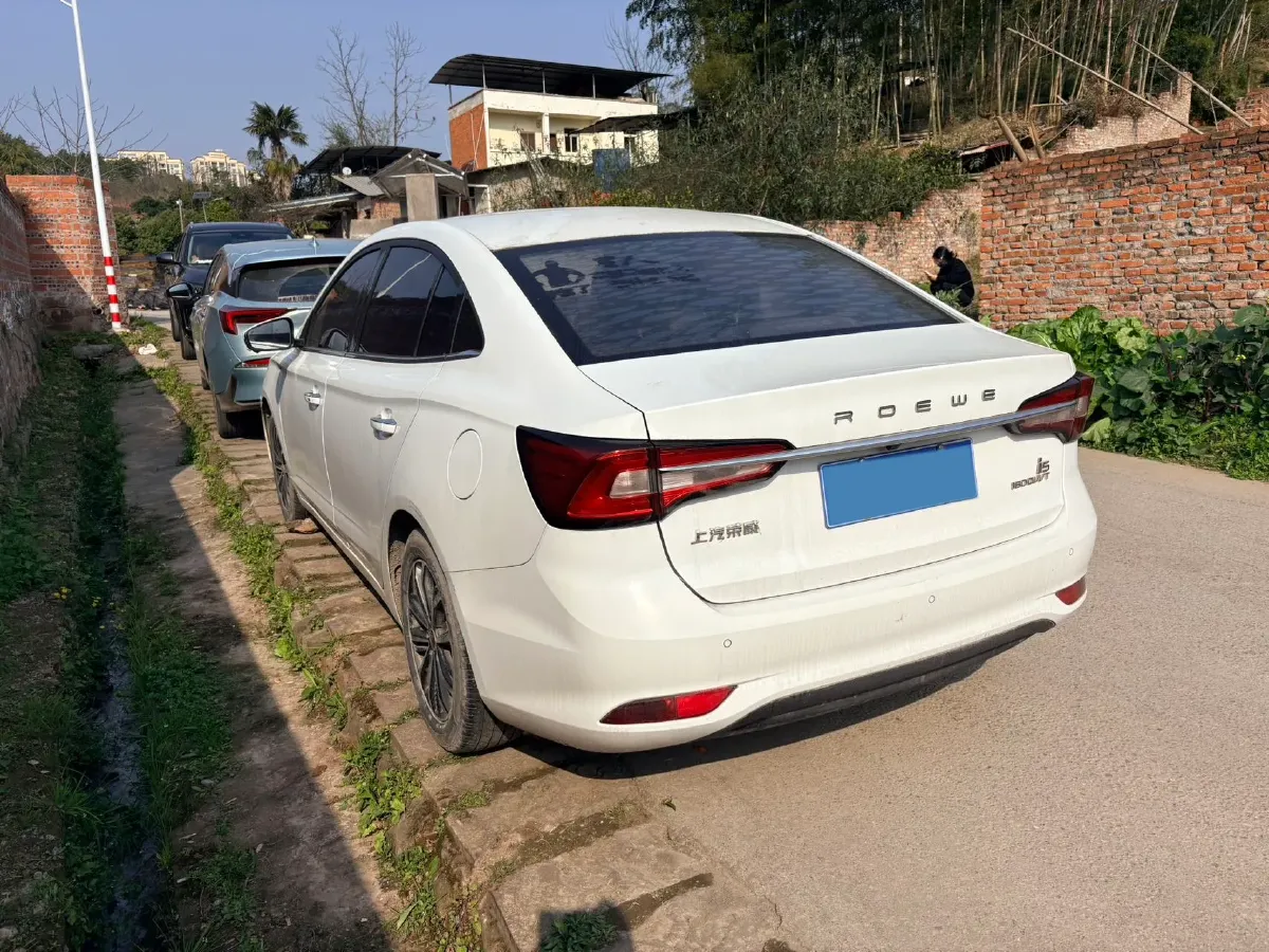 2021 Roewe i5 1.5L 120HP L4 CVT,autocango,china used car exporter,china ev exporter,chinese used car exporter,chinese used ev exporter