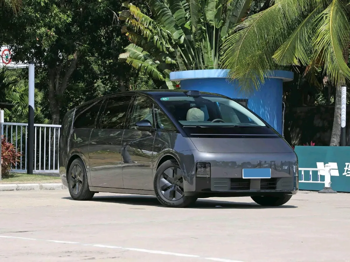 2025 Li MEGA BEV,autocango,china used car exporter,china ev exporter,chinese used car exporter,chinese used ev exporter