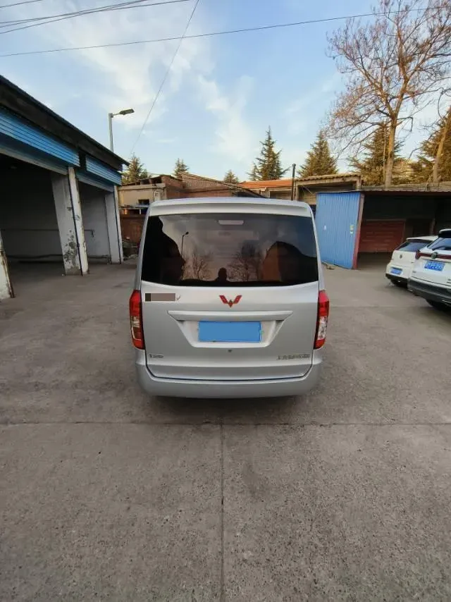 2017 WuLing ZhiGuang V 1.2L 82HP L4 5MT,autocango,china used car exporter,china ev exporter,chinese used car exporter,chinese used ev exporter