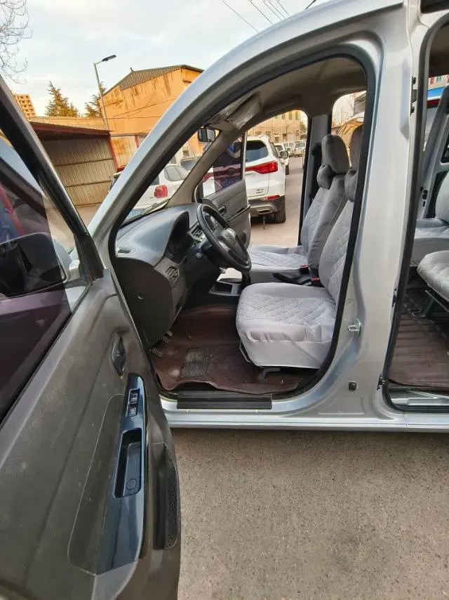 2017 WuLing ZhiGuang V 1.2L 82HP L4 5MT,autocango,china used car exporter,china ev exporter,chinese used car exporter,chinese used ev exporter