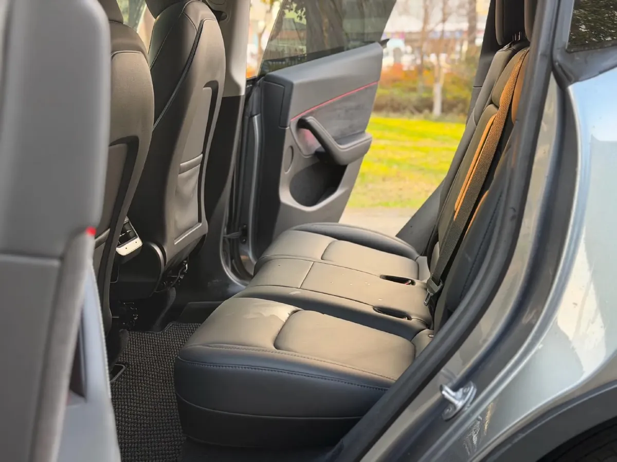 2024 Tesla Model Y BEV 78.4KWH,autocango,china used car exporter,china ev exporter,chinese used car exporter,chinese used ev exporter