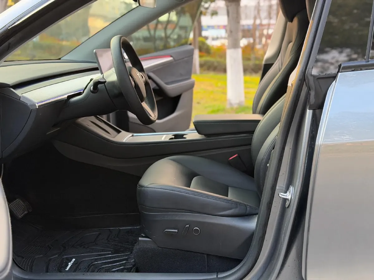 2024 Tesla Model Y BEV 78.4KWH,autocango,china used car exporter,china ev exporter,chinese used car exporter,chinese used ev exporter