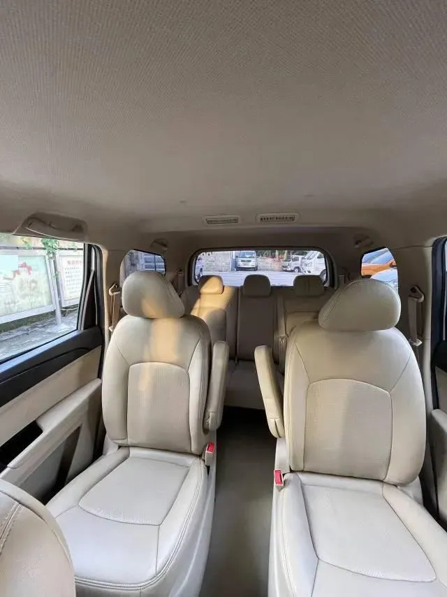 2019 BaoJun 730 1.5L 105HP L4 6MT,autocango,china used car exporter,china ev exporter,chinese used car exporter,chinese used ev exporter
