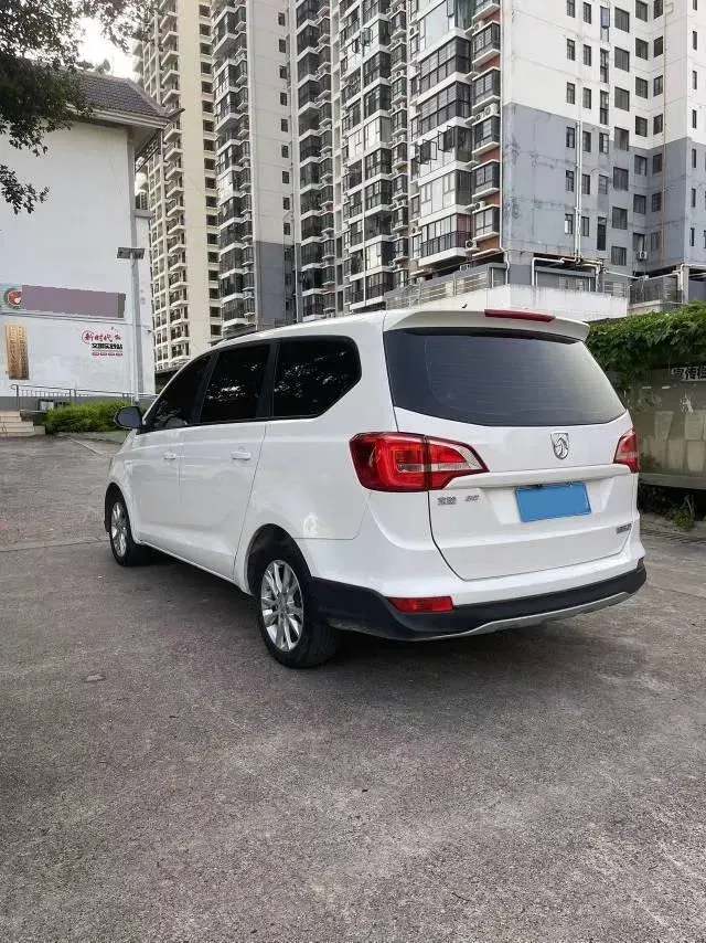 2019 BaoJun 730 1.5L 105HP L4 6MT,autocango,china used car exporter,china ev exporter,chinese used car exporter,chinese used ev exporter