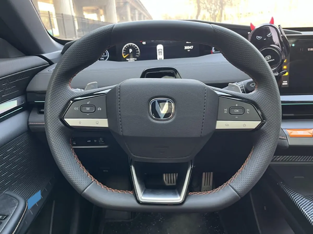 2024 ChangAn UNI-V 1.5T 188HP L4 7DCT,autocango,china used car exporter,china ev exporter,chinese used car exporter,chinese used ev exporter