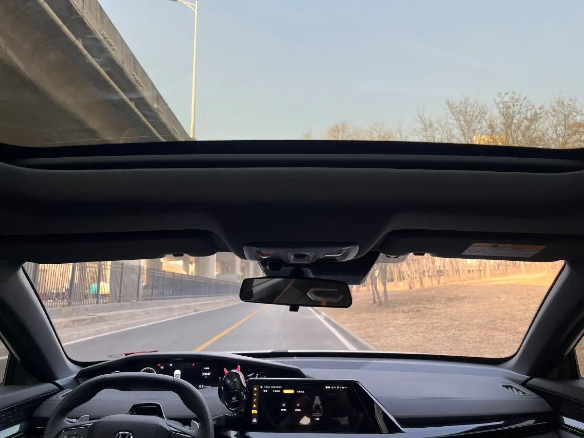 2024 ChangAn UNI-V 1.5T 188HP L4 7DCT,autocango,china used car exporter,china ev exporter,chinese used car exporter,chinese used ev exporter