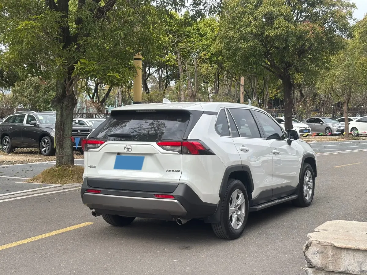 2023 Toyota RAV4 2.0L 171HP L4 CVT,autocango,china used car exporter,china ev exporter,chinese used car exporter,chinese used ev exporter