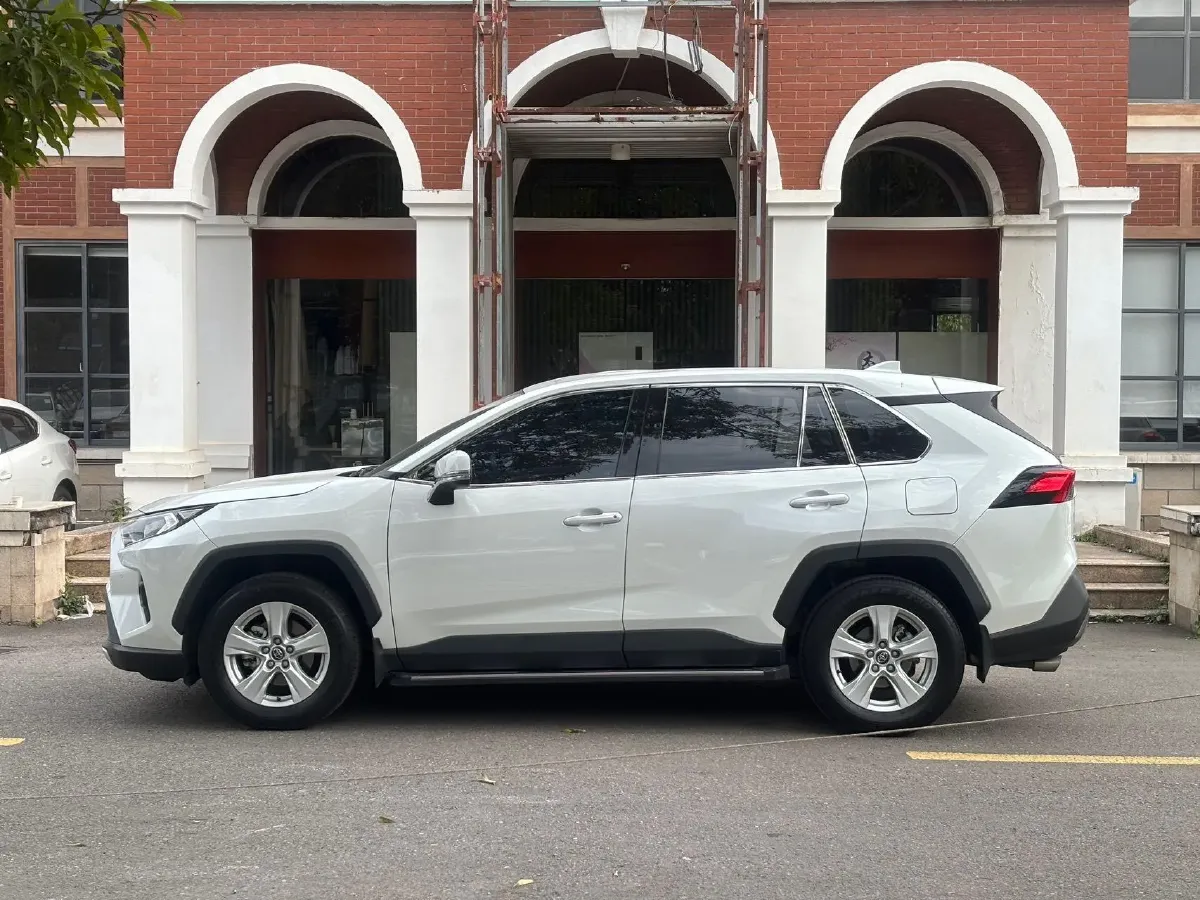 2023 Toyota RAV4 2.0L 171HP L4 CVT,autocango,china used car exporter,china ev exporter,chinese used car exporter,chinese used ev exporter