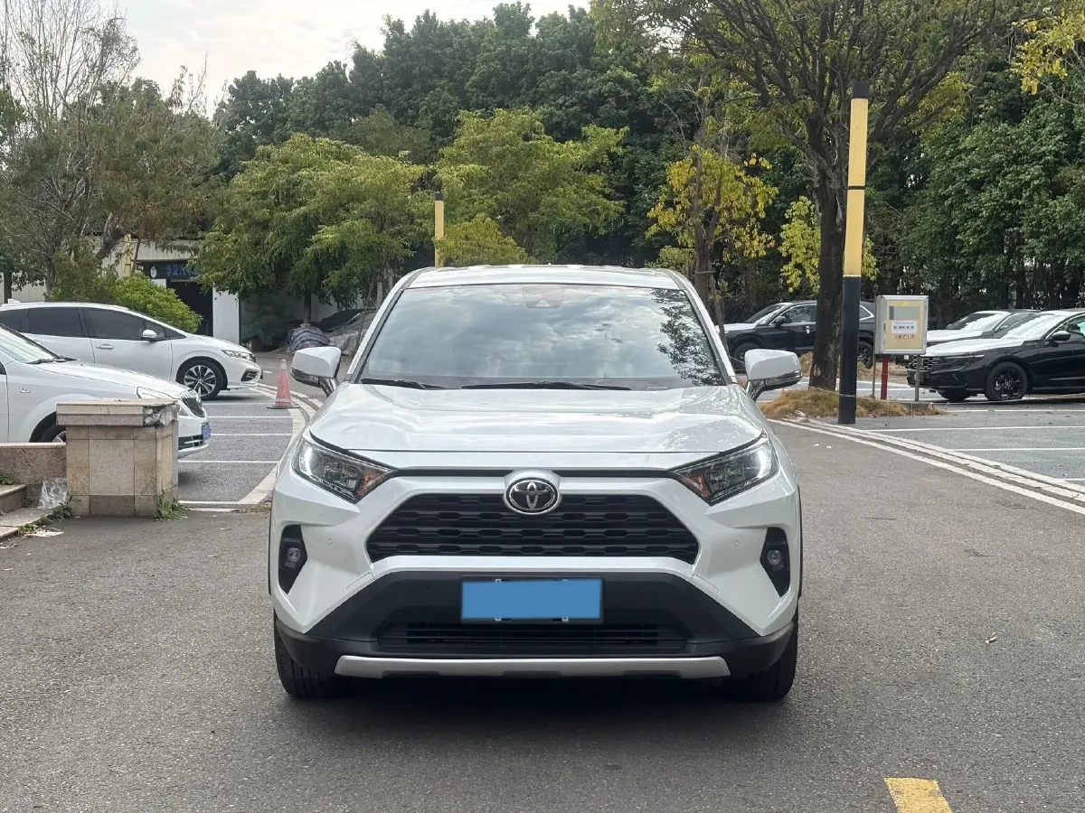 2023 Toyota RAV4 2.0L 171HP L4 CVT,autocango,china used car exporter,china ev exporter,chinese used car exporter,chinese used ev exporter