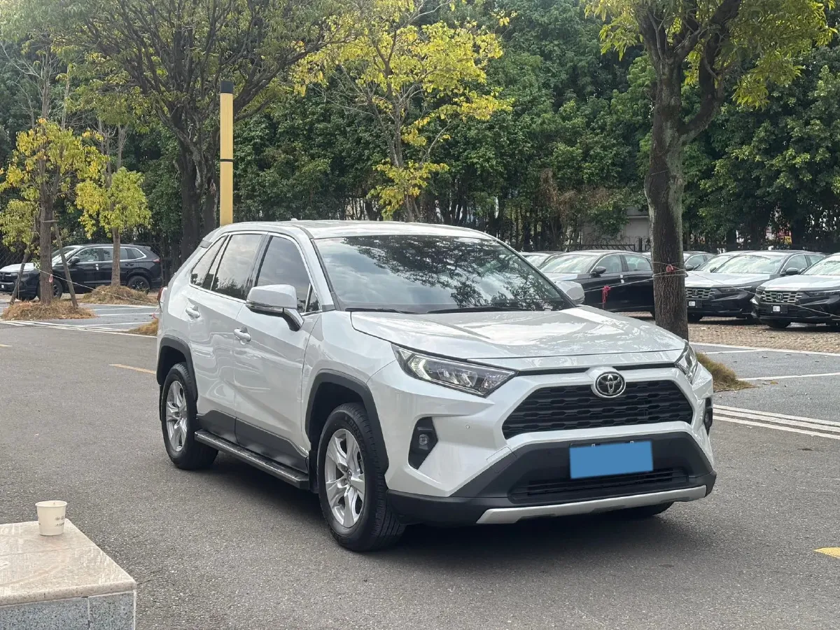 2023 Toyota RAV4 2.0L 171HP L4 CVT,autocango,china used car exporter,china ev exporter,chinese used car exporter,chinese used ev exporter