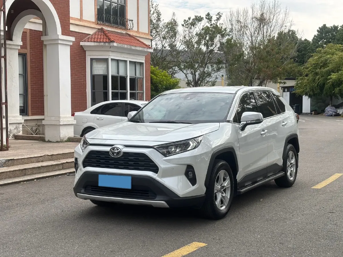 2023 Toyota RAV4 2.0L 171HP L4 CVT,autocango,china used car exporter,china ev exporter,chinese used car exporter,chinese used ev exporter
