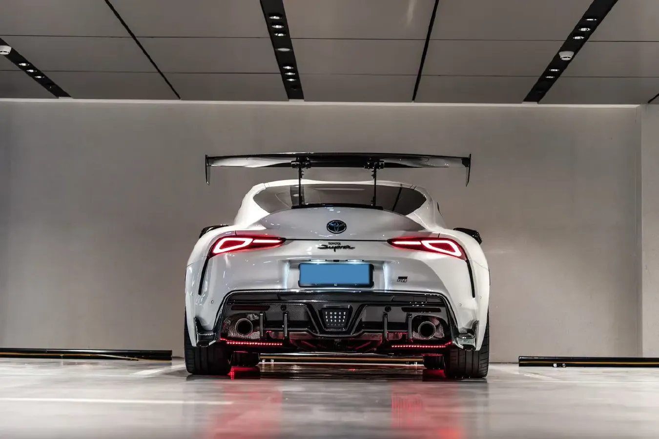 2022 Toyota Supra 3.0T 340HP L6 8AT,autocango,china used car exporter,china ev exporter,chinese used car exporter,chinese used ev exporter