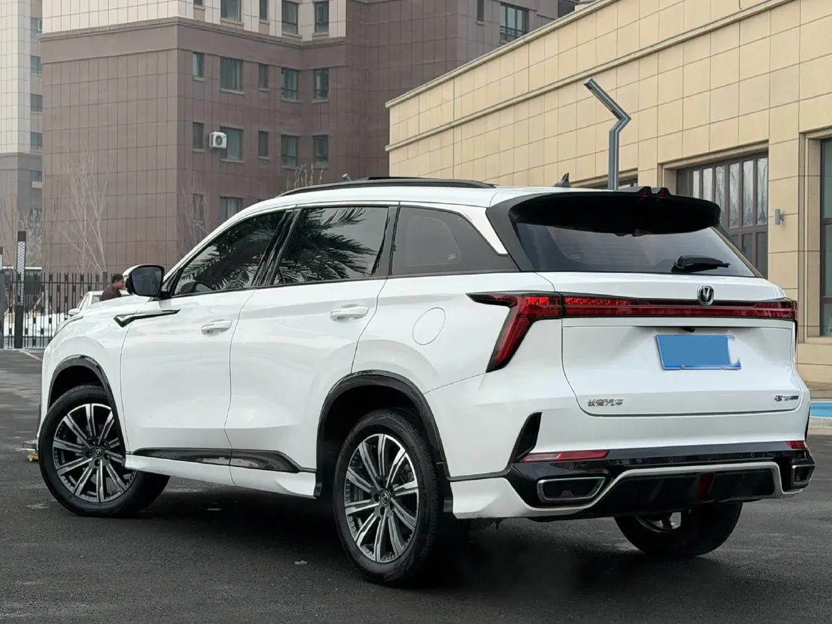 2023 ChangAn CS75 Plus 1.5T 188HP L4 8AT,autocango,china used car exporter,china ev exporter,chinese used car exporter,chinese used ev exporter
