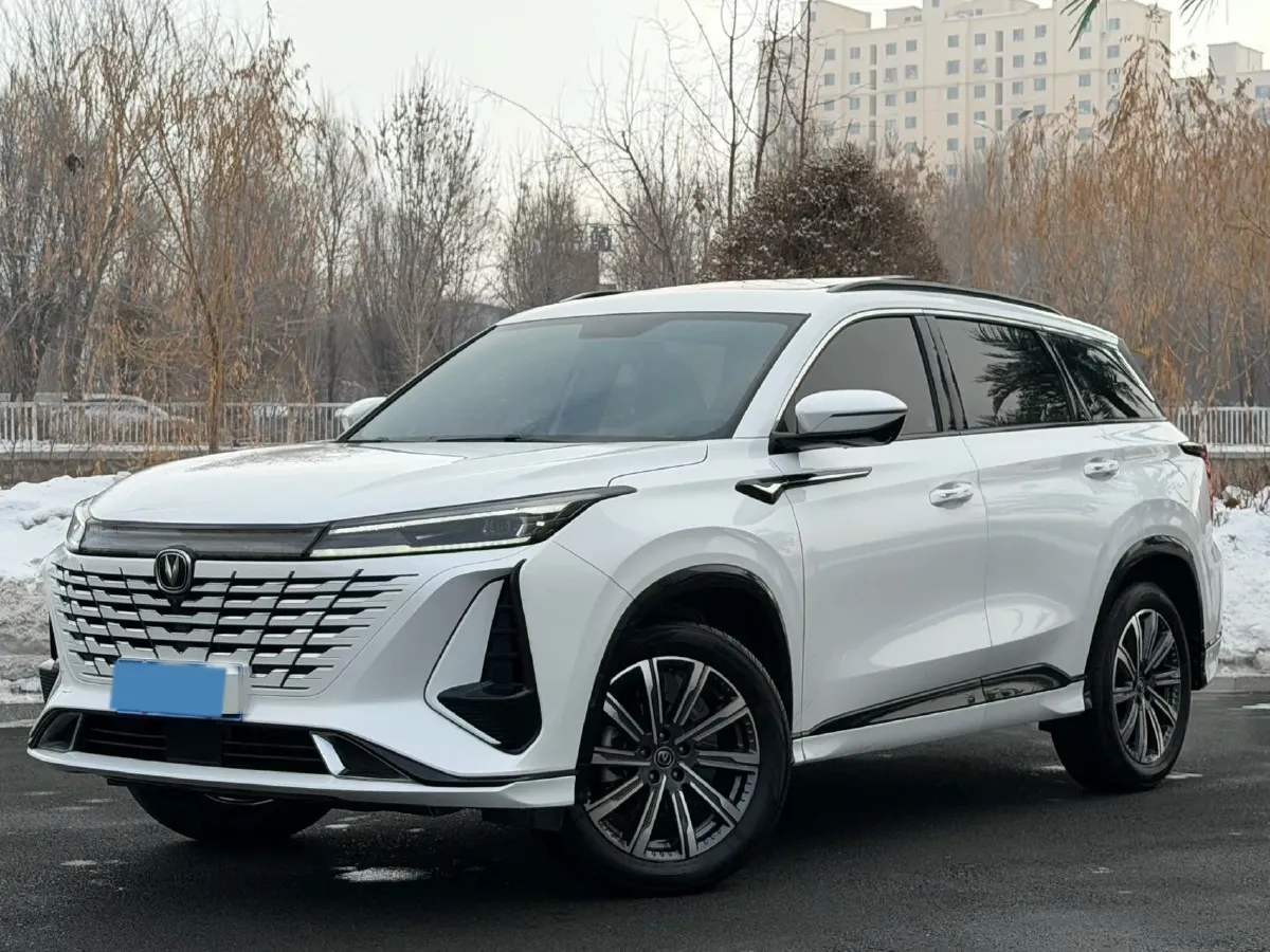 2023 ChangAn CS75 Plus 1.5T 188HP L4 8AT,autocango,china used car exporter,china ev exporter,chinese used car exporter,chinese used ev exporter