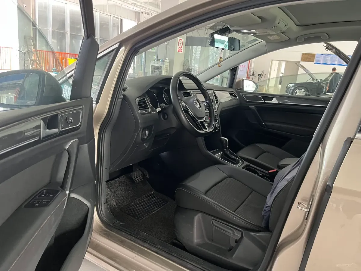 2018 Volkswagen Golf Sportsvan 1.4T 131HP L4 7DCT,autocango,china used car exporter,china ev exporter,chinese used car exporter,chinese used ev exporter