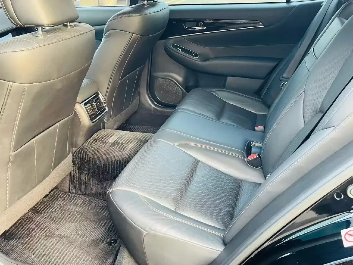 2017 Toyota Crown 2.0T 235HP L4 8AT,autocango,china used car exporter,china ev exporter,chinese used car exporter,chinese used ev exporter