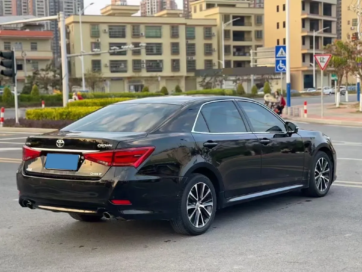 2017 Toyota Crown 2.0T 235HP L4 8AT,autocango,china used car exporter,china ev exporter,chinese used car exporter,chinese used ev exporter