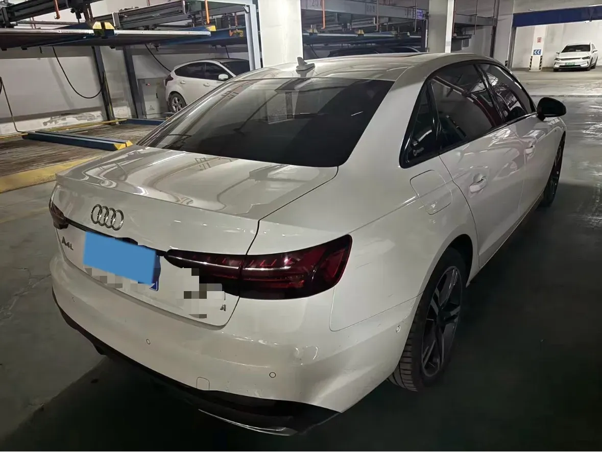 2023 Audi A4L 2.0T 245HP L4 7DCT,autocango,china used car exporter,china ev exporter,chinese used car exporter,chinese used ev exporter