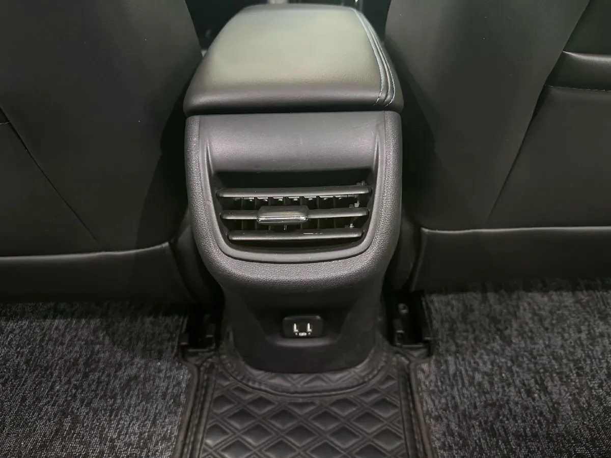 2022 Buick Velite 6 BEV 61.1KWH,autocango,china used car exporter,china ev exporter,chinese used car exporter,chinese used ev exporter