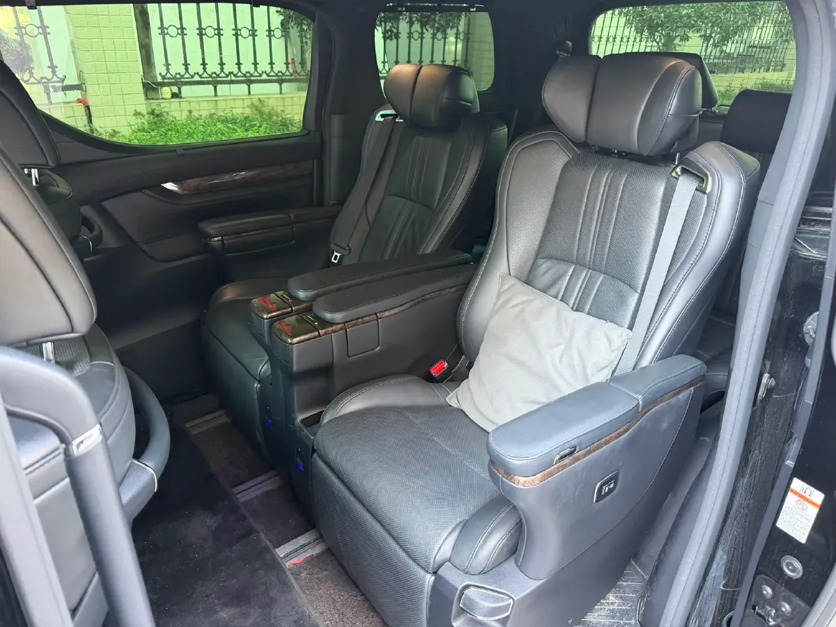 2020 Toyota Alphard 2.5L 117HP L4 E-CVT Hybrid,autocango,china used car exporter,china ev exporter,chinese used car exporter,chinese used ev exporter