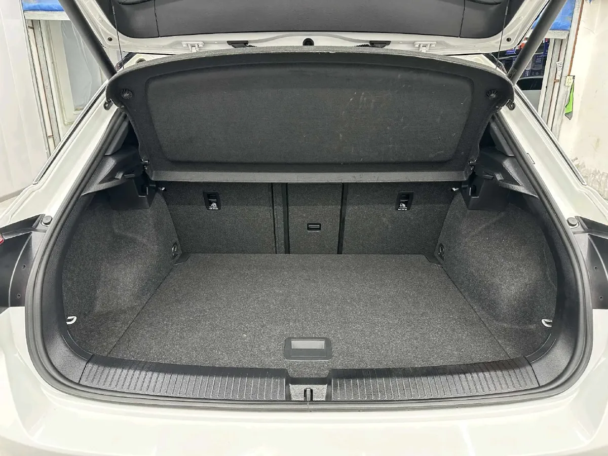 2022 Volkswagen T-Roc 1.4T 150HP L4 7DCT,autocango,china used car exporter,china ev exporter,chinese used car exporter,chinese used ev exporter