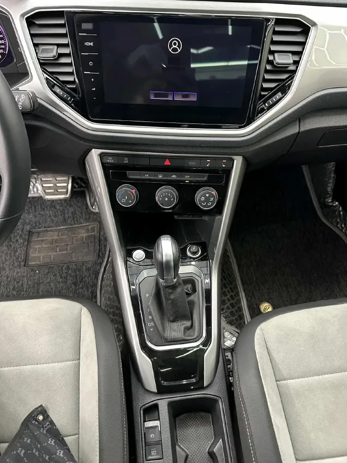 2022 Volkswagen T-Roc 1.4T 150HP L4 7DCT,autocango,china used car exporter,china ev exporter,chinese used car exporter,chinese used ev exporter