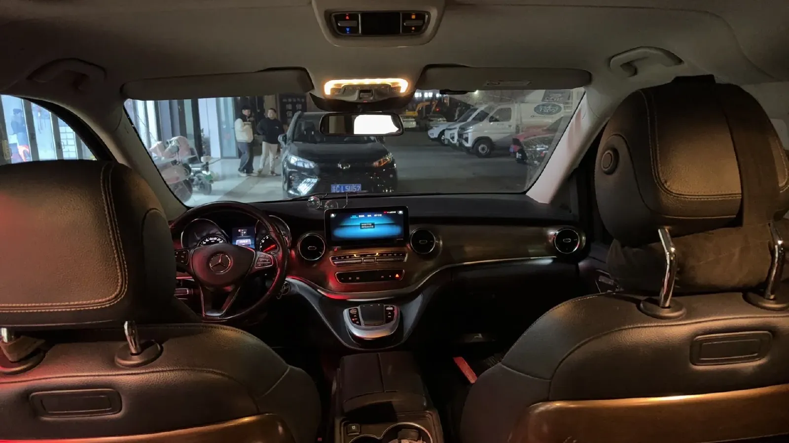 2020 Mercedes-Benz V Class 2.0T 211HP L4 9AT,autocango,china used car exporter,china ev exporter,chinese used car exporter,chinese used ev exporter