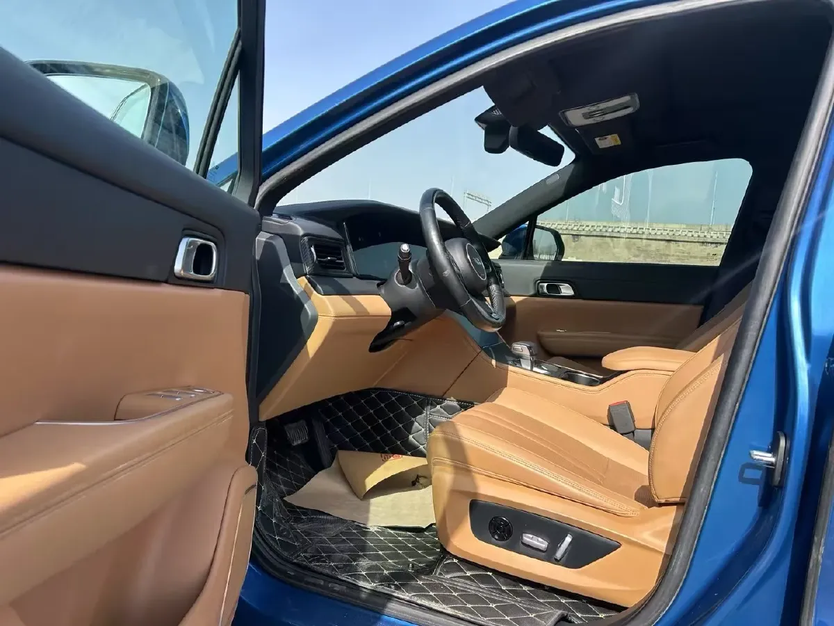 2020 Li ONE Range Extended 131HP REEV 40.5KWH,autocango,china used car exporter,china ev exporter,chinese used car exporter,chinese used ev exporter