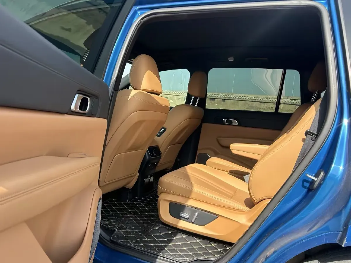 2020 Li ONE Range Extended 131HP REEV 40.5KWH,autocango,china used car exporter,china ev exporter,chinese used car exporter,chinese used ev exporter