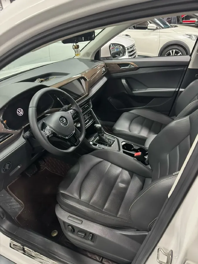 2022 Volkswagen Tharu 2.0T 186HP L4 7DCT,autocango,china used car exporter,china ev exporter,chinese used car exporter,chinese used ev exporter