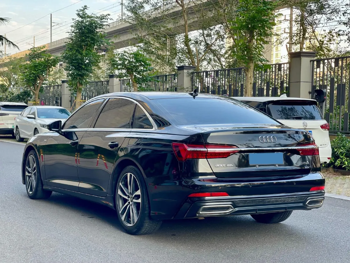 2019 Mercedes-Benz E Class 1.5T 184HP L4 9AT,autocango,china used car exporter,china ev exporter,chinese used car exporter,chinese used ev exporter