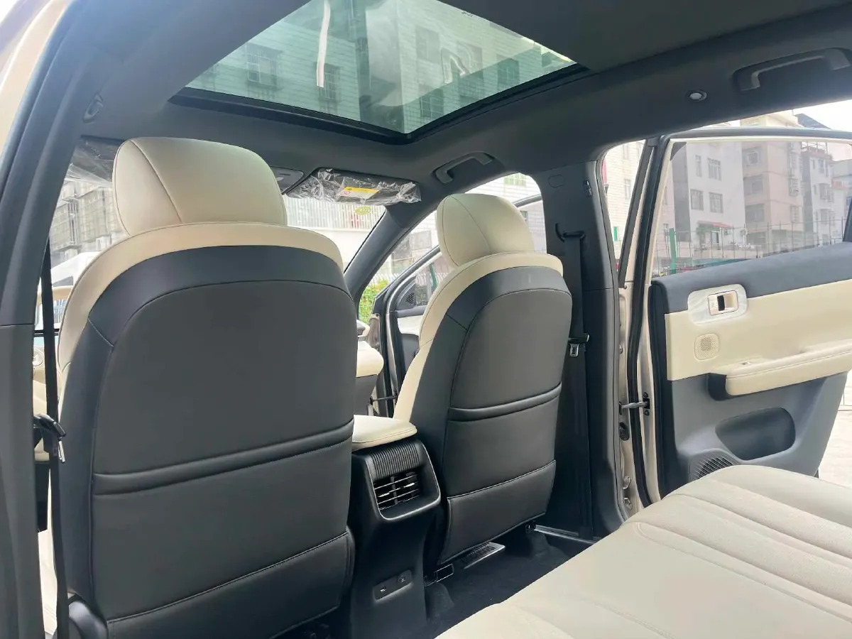 2024 WuLing XingGuangS 1.5L 106HP L4 E-CVT PHEV 20.5KWH,autocango,china used car exporter,china ev exporter,chinese used car exporter,chinese used ev exporter