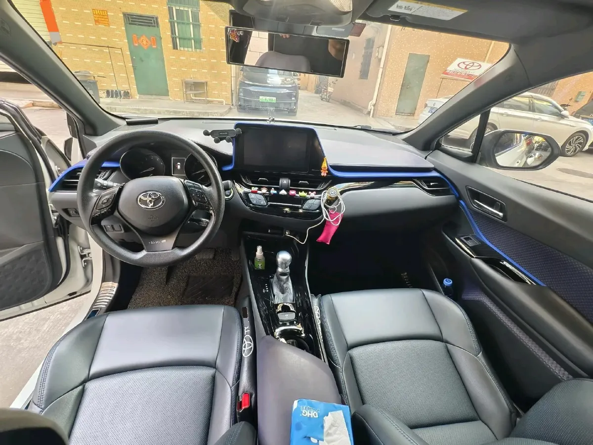 2020 Toyota C-HR 2.0L 171HP L4 CVT,autocango,china used car exporter,china ev exporter,chinese used car exporter,chinese used ev exporter