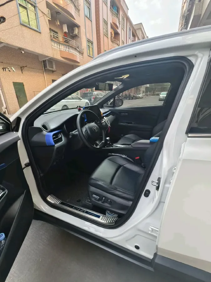 2020 Toyota C-HR 2.0L 171HP L4 CVT,autocango,china used car exporter,china ev exporter,chinese used car exporter,chinese used ev exporter