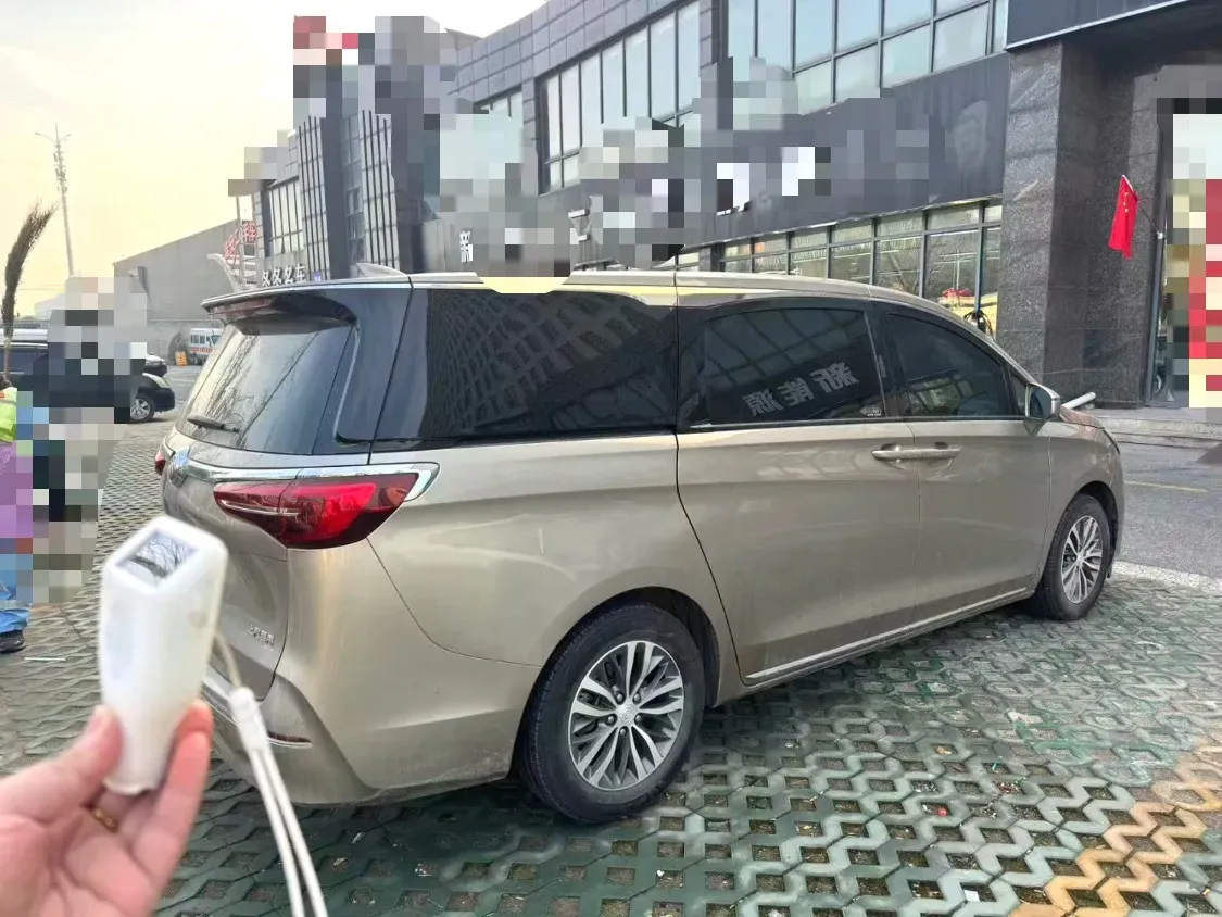 2023 Buick GL8 2.0T 237HP L4 9AT,autocango,china used car exporter,china ev exporter,chinese used car exporter,chinese used ev exporter