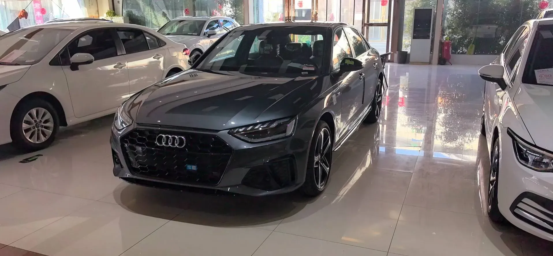 2025 Audi A4L 2.0T 190HP L4 7DCT,autocango,china used car exporter,china ev exporter,chinese used car exporter,chinese used ev exporter