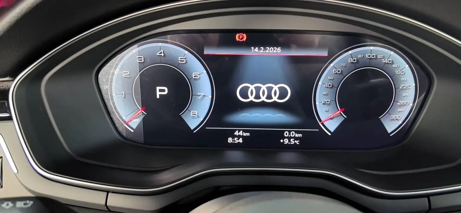 2025 Audi A4L 2.0T 190HP L4 7DCT,autocango,china used car exporter,china ev exporter,chinese used car exporter,chinese used ev exporter