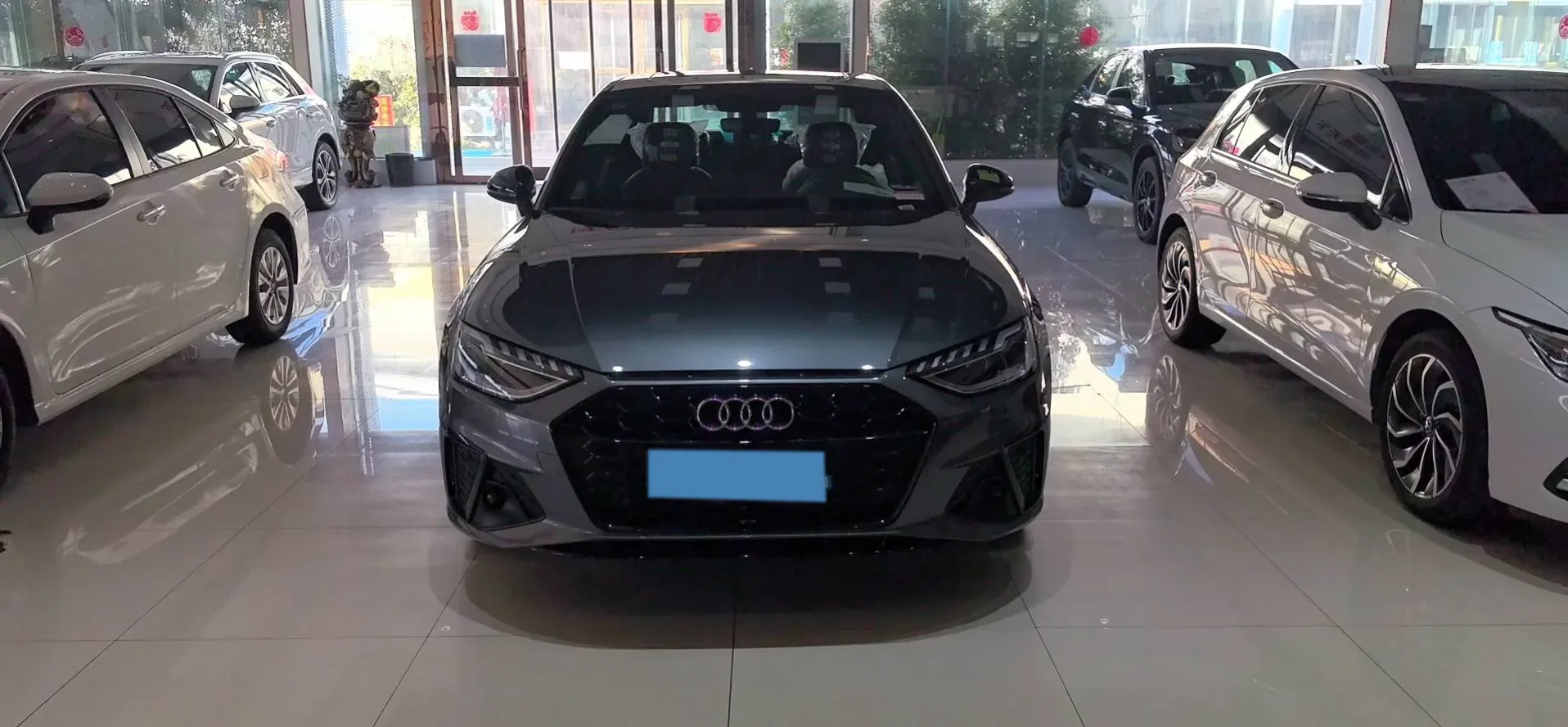 2025 Audi A4L 2.0T 190HP L4 7DCT,autocango,china used car exporter,china ev exporter,chinese used car exporter,chinese used ev exporter