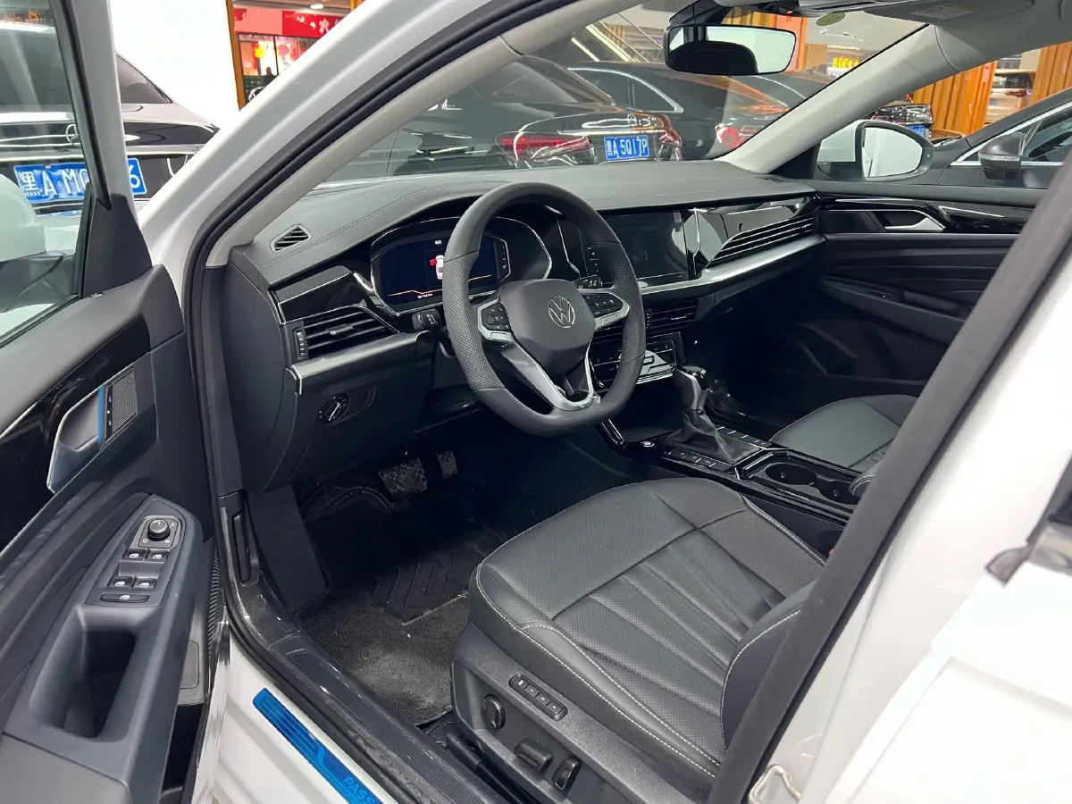 2025 Volkswagen Passat 2.0T 186HP L4 7DCT,autocango,china used car exporter,china ev exporter,chinese used car exporter,chinese used ev exporter