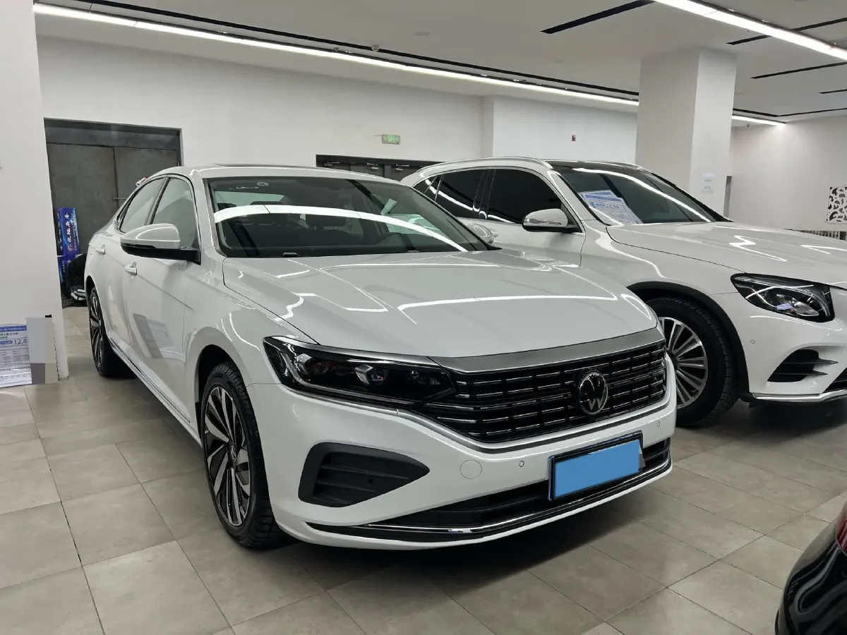 2025 Volkswagen Passat 2.0T 186HP L4 7DCT,autocango,china used car exporter,china ev exporter,chinese used car exporter,chinese used ev exporter