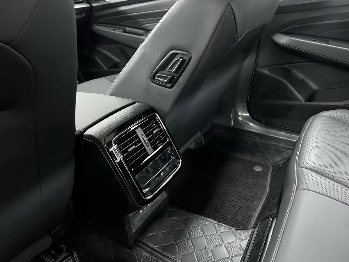 2025 Volkswagen Passat 2.0T 186HP L4 7DCT,autocango,china used car exporter,china ev exporter,chinese used car exporter,chinese used ev exporter