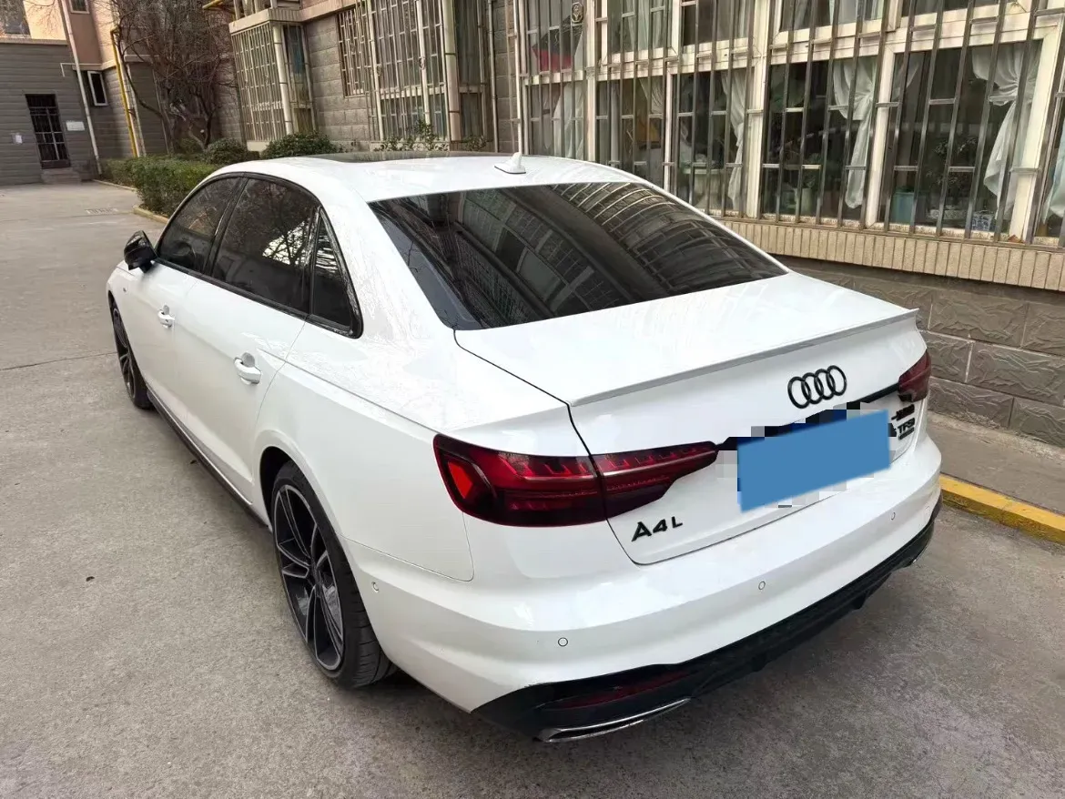 2023 Audi A4L 2.0T 245HP L4 7DCT,autocango,china used car exporter,china ev exporter,chinese used car exporter,chinese used ev exporter