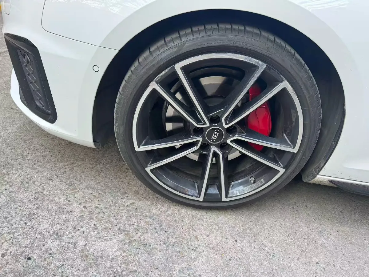 2023 Audi A4L 2.0T 245HP L4 7DCT,autocango,china used car exporter,china ev exporter,chinese used car exporter,chinese used ev exporter