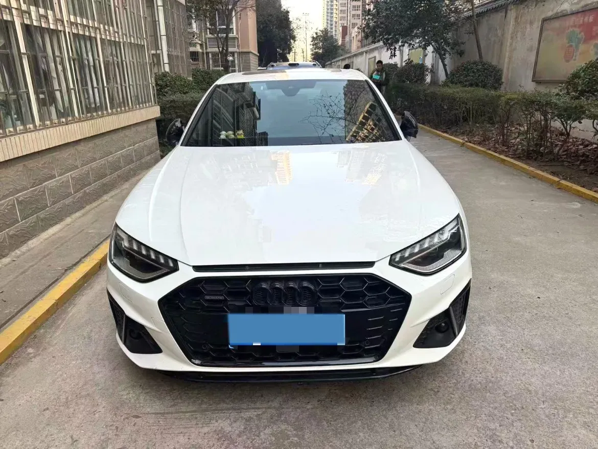 2023 Audi A4L 2.0T 245HP L4 7DCT,autocango,china used car exporter,china ev exporter,chinese used car exporter,chinese used ev exporter