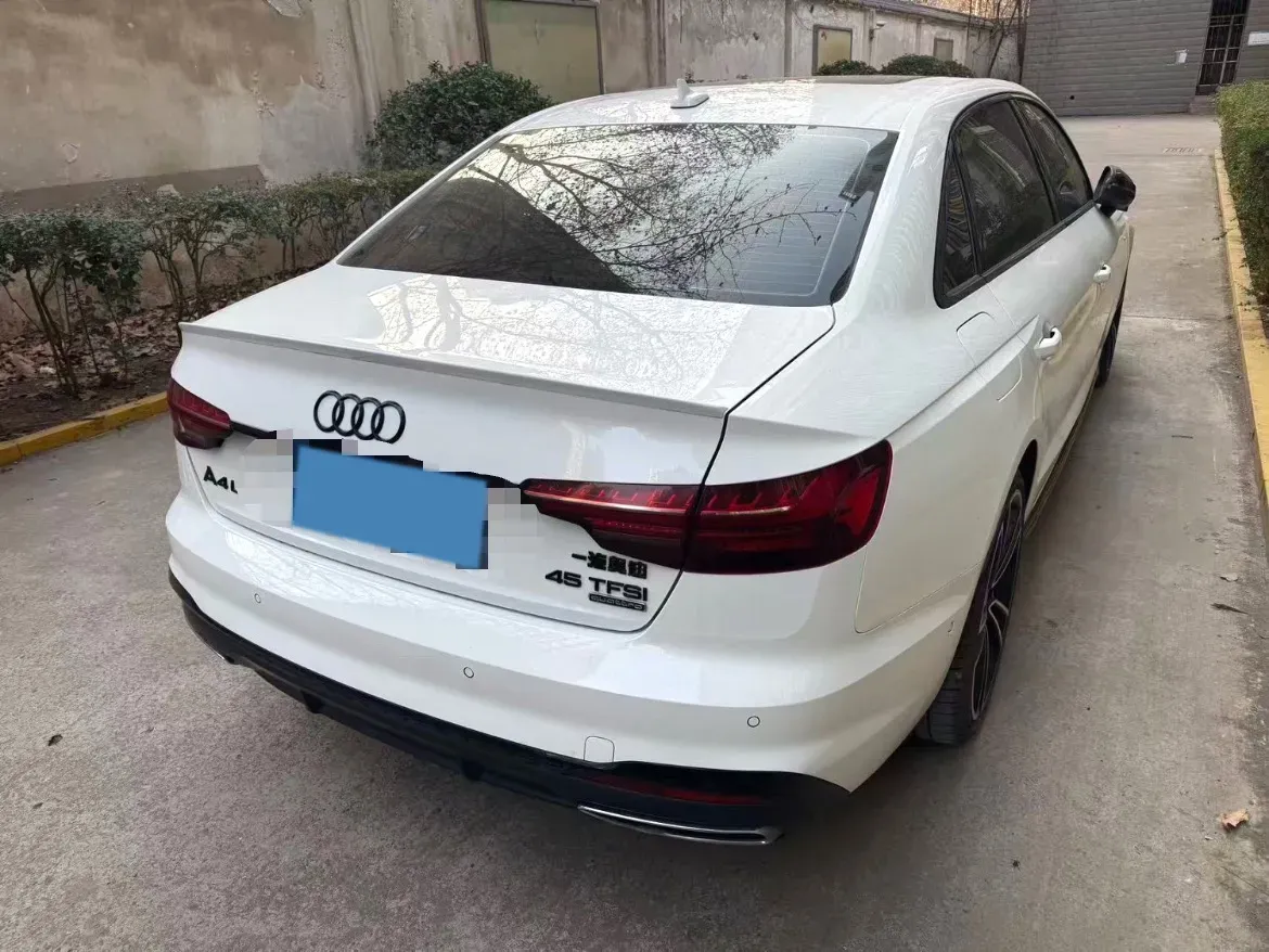 2023 Audi A4L 2.0T 245HP L4 7DCT,autocango,china used car exporter,china ev exporter,chinese used car exporter,chinese used ev exporter