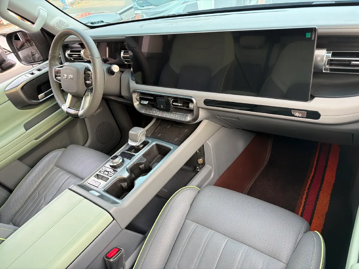 2024 Beijing BJ40 2.0T 245HP L4 8AT,autocango,china used car exporter,china ev exporter,chinese used car exporter,chinese used ev exporter